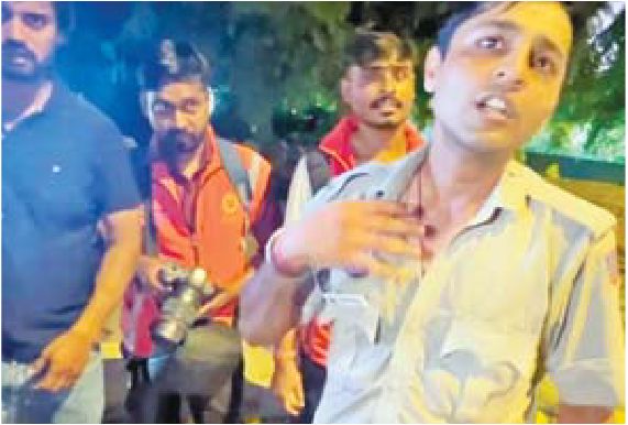राहुल-प्रियंका पर एफआईआर दर्ज