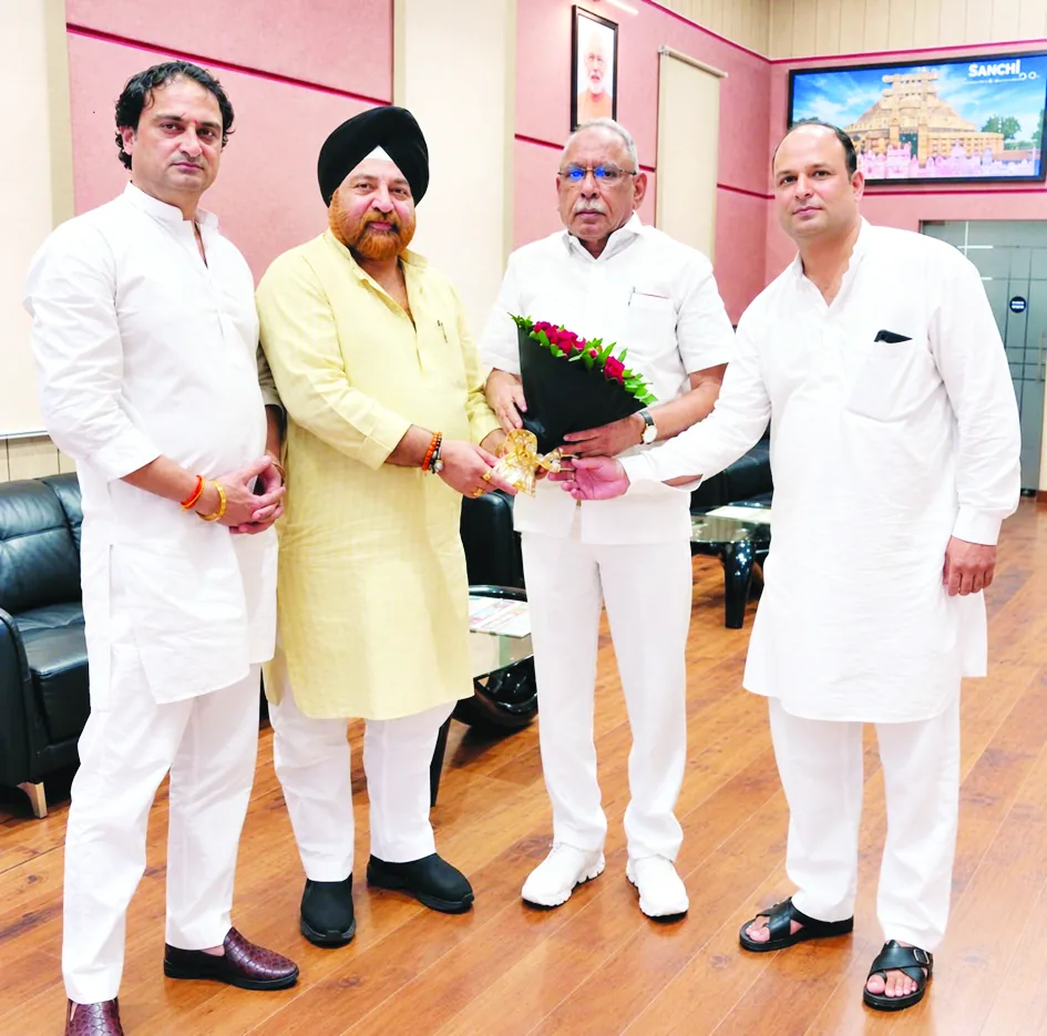 सांसद का स्वागत – Rajya sabha mp kvp ramachandra rao welcomed indore airport