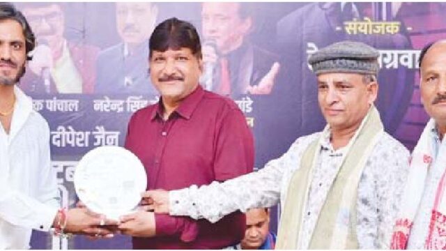 ‘सप्त स्वर आनंदम’ ने करवाई 18 गायकों की प्रस्तुतियां