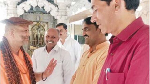शंकराचार्य से लिया भाजपा नेता ने आशीर्वाद