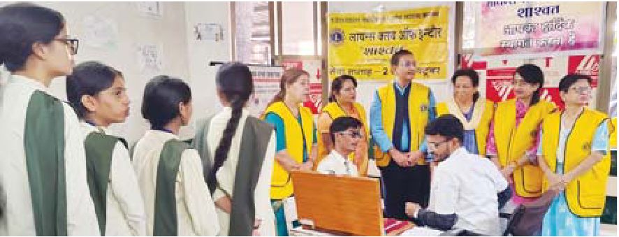 स्कूली विद्यार्थियों का नेत्र परीक्षण