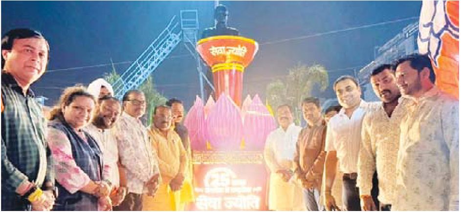 स्थापित मशाल और पंडाल की तैयारी भाजपाइयों ने देखी