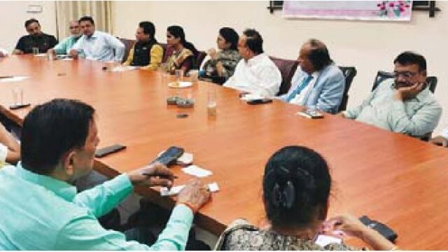 स्वास्थ्य सुविधाएं और आम नागरिक पर परिचर्चा