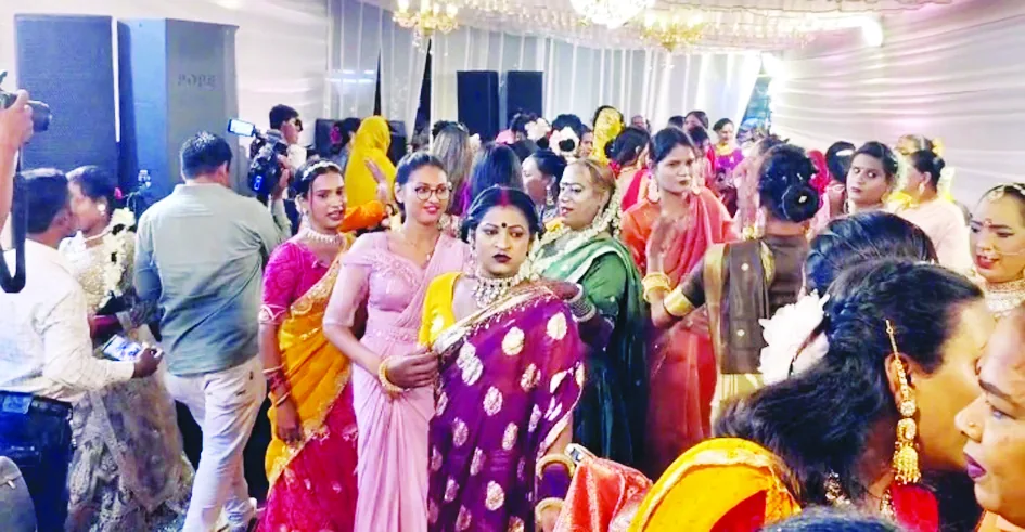 किन्नर गद्दी पर पूजा अर्चना की गई