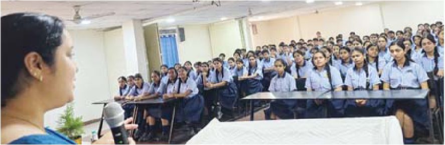 विद्यार्थियों ने सीखे स्वस्थ दिनचर्या के गुर