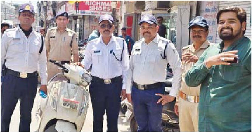 यातायात पुलिस को मिली चोरी हुई स्कूटी